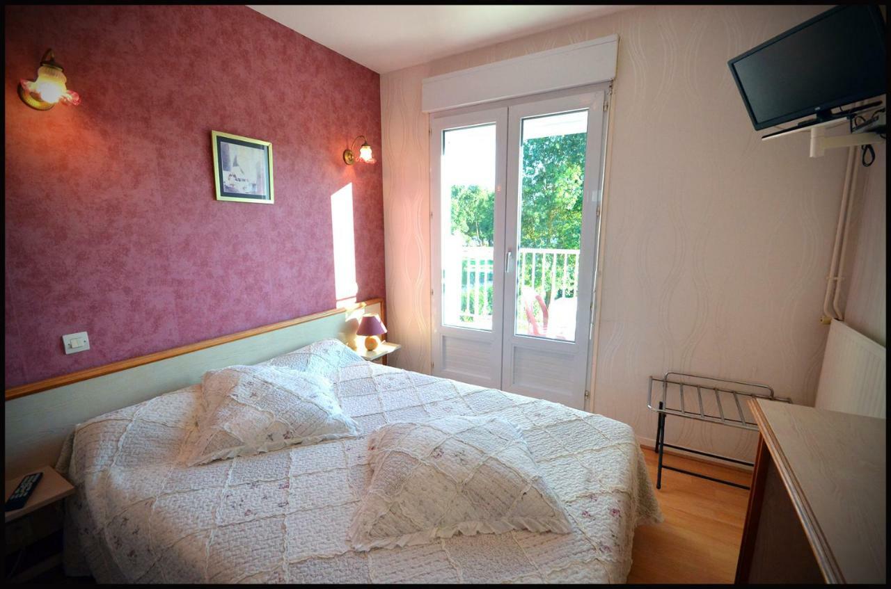 Au Bec Sale La Menitré Exterior foto